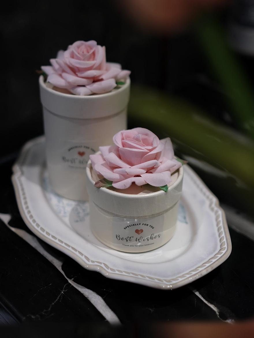 Wedding Supply Wholesale - กล่องของขวัญรูปทรงกระบอกกล่องขนมสำหรับงานแต่งงานของที่ระลึกงานปาร์ตี้สำหรับเด็กทารกถุงกระดาษอุปกรณ์อาบน้ำกล่องดอกไม้ขายส่ง