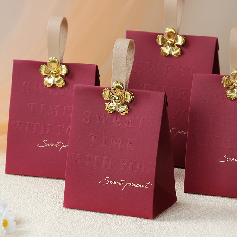 Wedding Supply Wholesale - 20/50 ชิ้น กล่องของขวัญสีแดงไวน์พรีเมียม ถุงบรรจุภัณฑ์แบบถือสำหรับงานแต่งงาน กล่องขนม ของชำร่วยงานปาร์ตี้