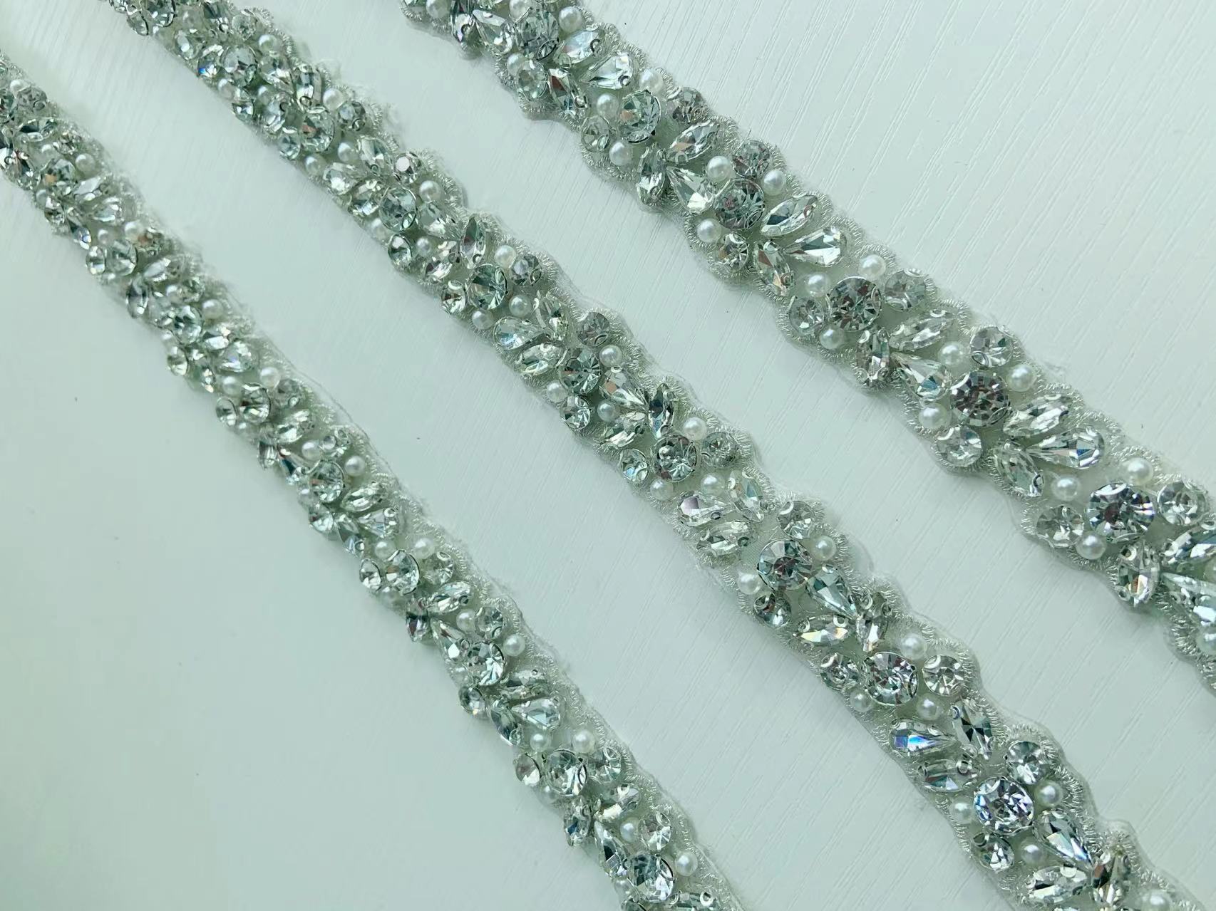 ริบบิ้นประดับคริสตัลสีเงิน 1 ห - Bridal Sash Ribbon บทวิจารณ์และราคา