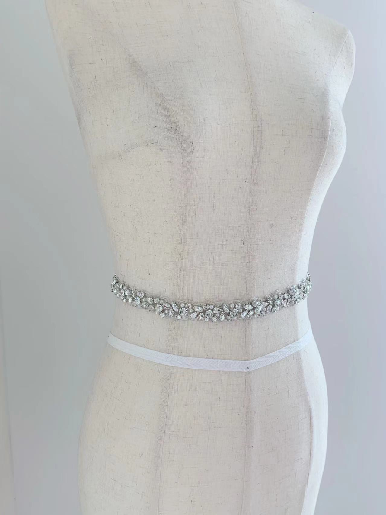 ริบบิ้นประดับคริสตัลสีเงิน 1 ห - Bridal Sash Ribbon บทวิจารณ์และราคา